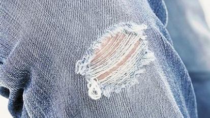 Arizona school district bans ripped or frayed clothing